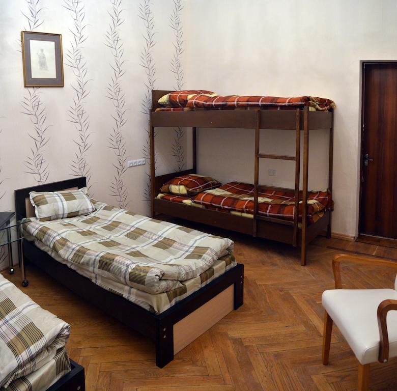Griboedov Hostel & Suites ティビリシ 部屋 写真