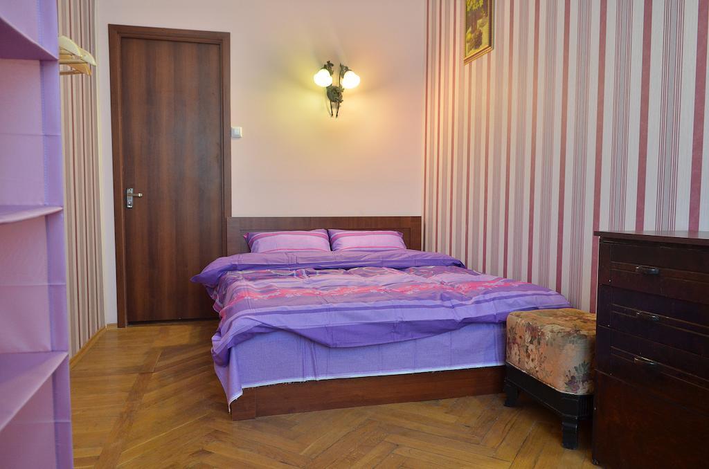 Griboedov Hostel & Suites ティビリシ 部屋 写真