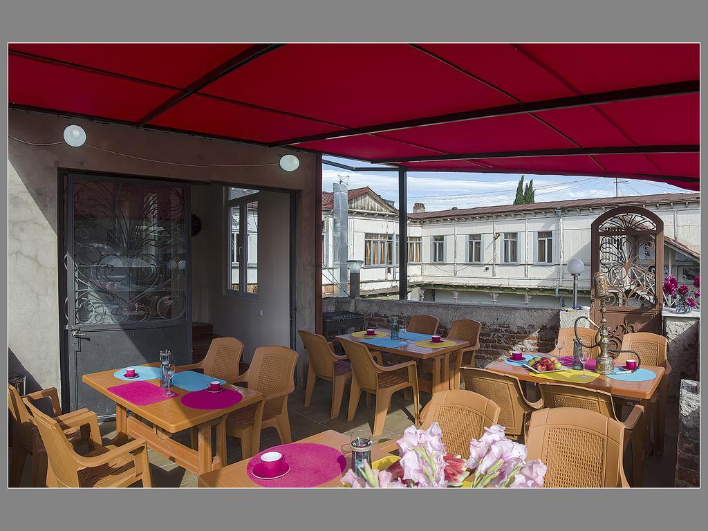 Griboedov Hostel & Suites ティビリシ エクステリア 写真
