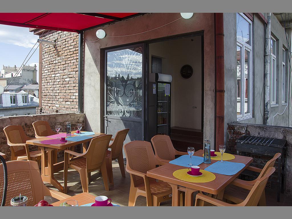 Griboedov Hostel & Suites ティビリシ エクステリア 写真