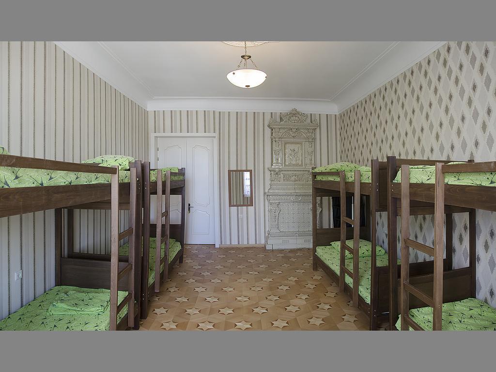 Griboedov Hostel & Suites ティビリシ エクステリア 写真