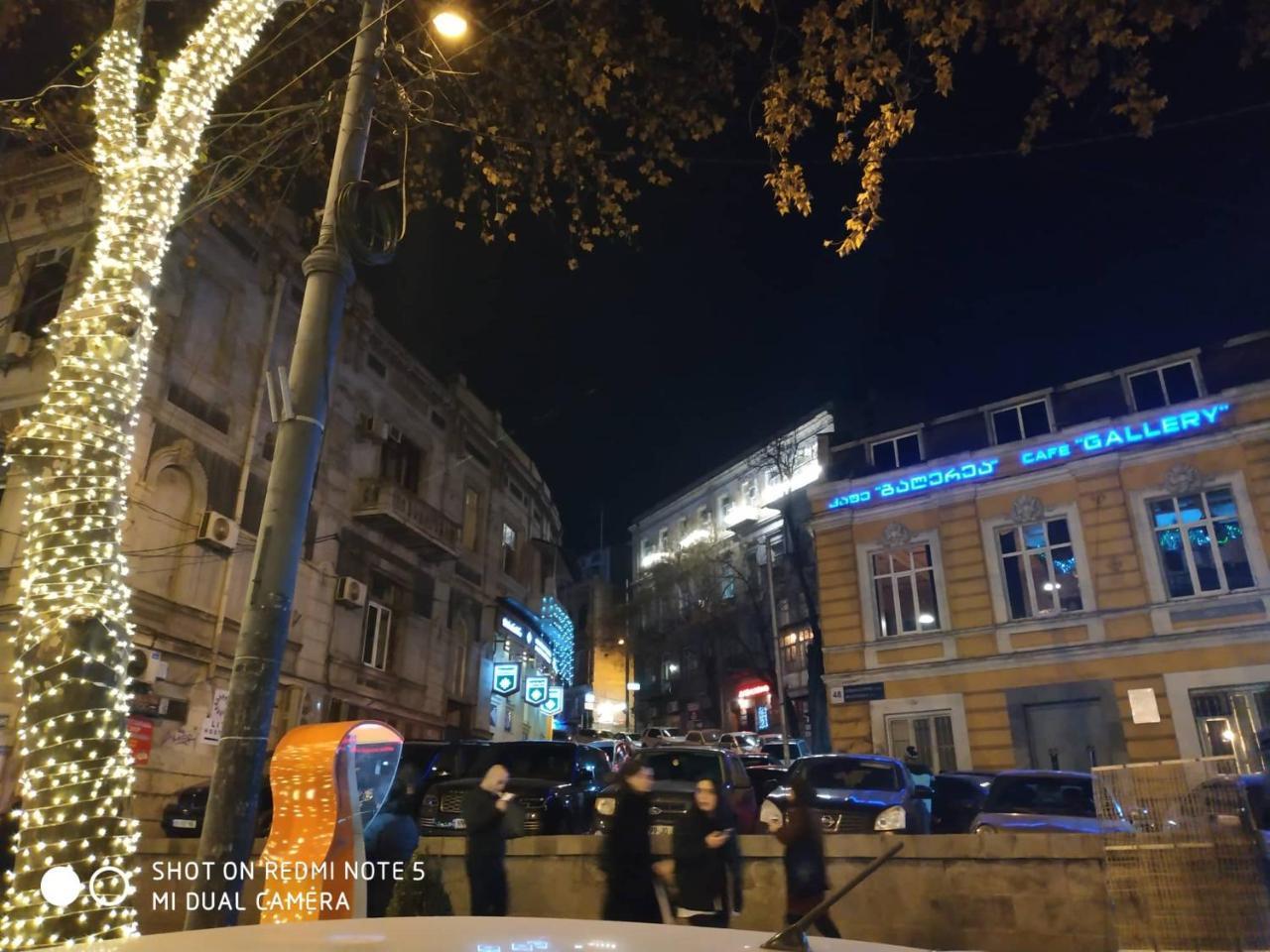 Griboedov Hostel & Suites ティビリシ エクステリア 写真